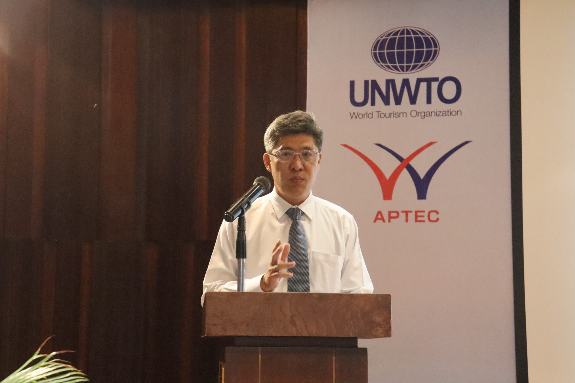 Phó Chủ tịch UBND tỉnh Bình Thuận Nguyễn Minh phát biểu tại Hội thảo
